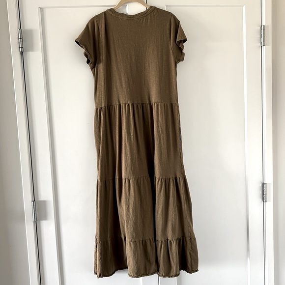 Olive t-shirt maxi dress with pockets - Picture 3 of 3